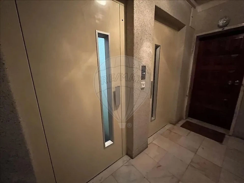 Apartamento T2 para Venda em Agualva e Mira-Sintra Foto 28