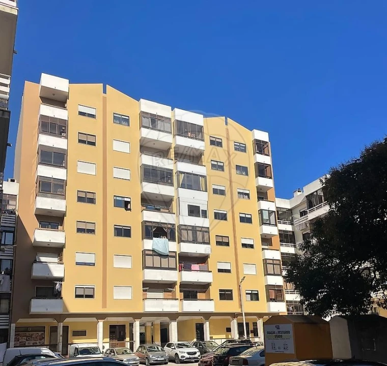 Apartamento T2 para Venda em Agualva e Mira-Sintra Foto 20