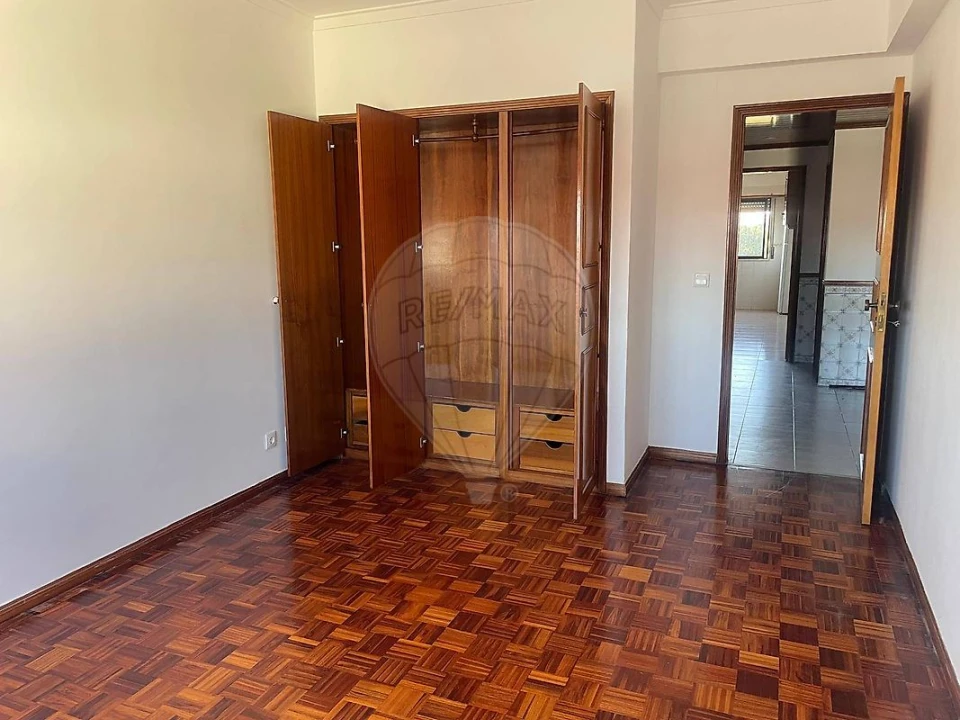 Apartamento T2 para Venda em Agualva e Mira-Sintra Foto 5