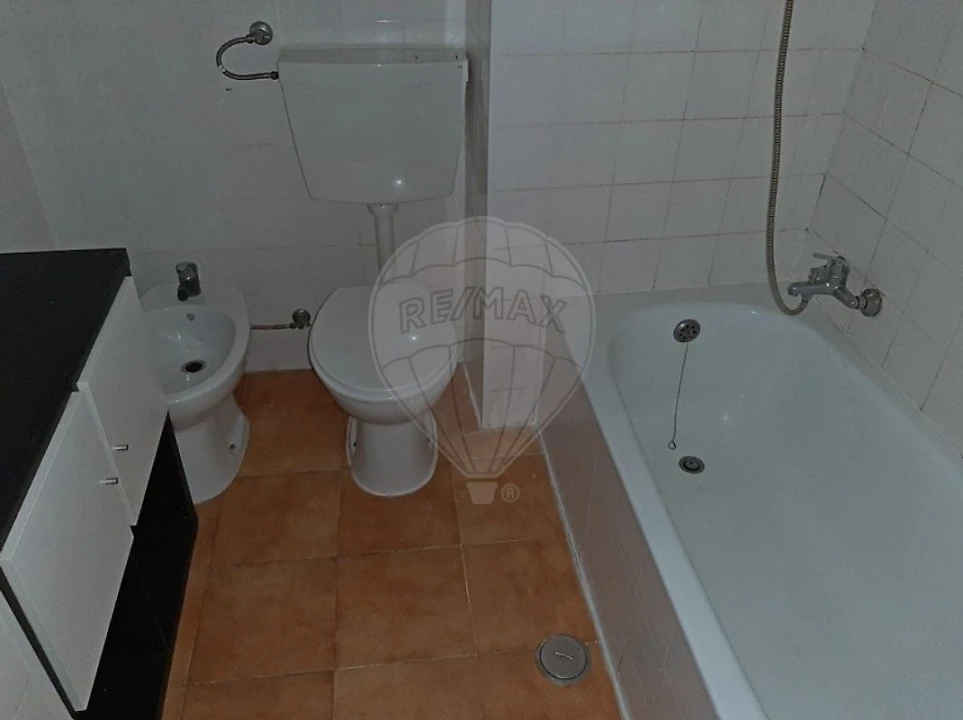 Apartamento T2 para Venda em Rio de Mouro Foto 8