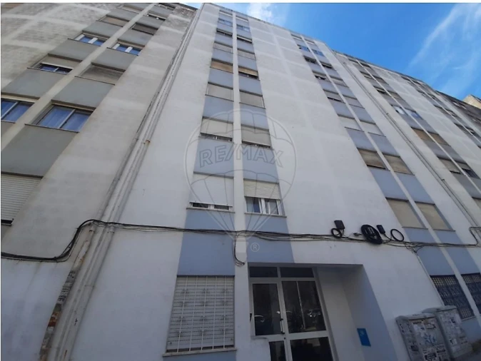 Apartamento T2 para Venda em Rio de Mouro Foto 9