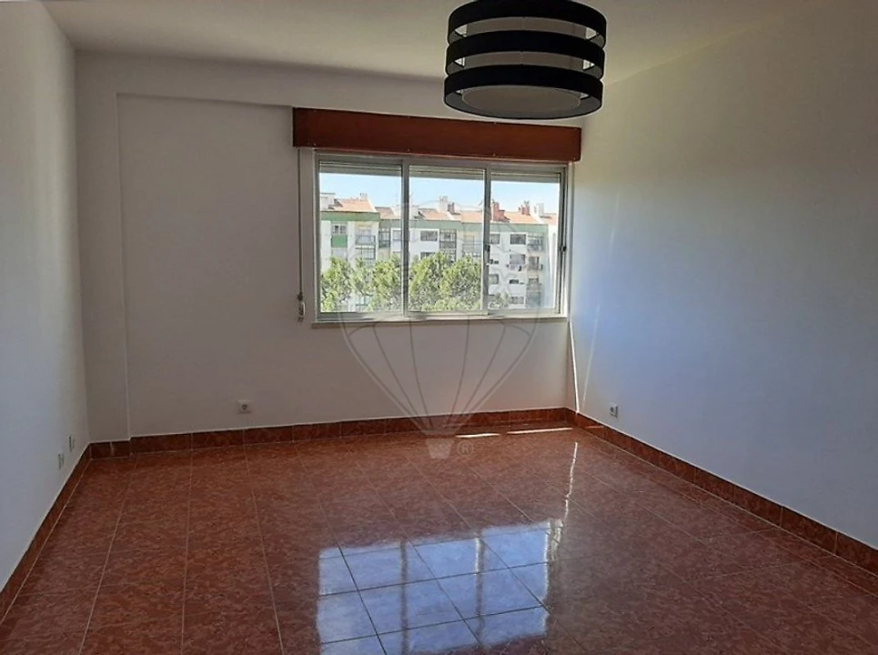 Apartamento T2 para Venda em Rio de Mouro Foto 1