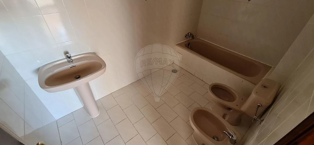 Apartamento T2 para Venda em Rio de Mouro Foto 13