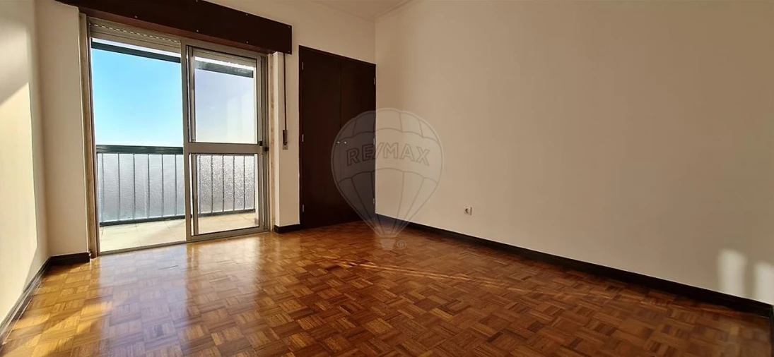 Apartamento T2 para Venda em Rio de Mouro Foto 10