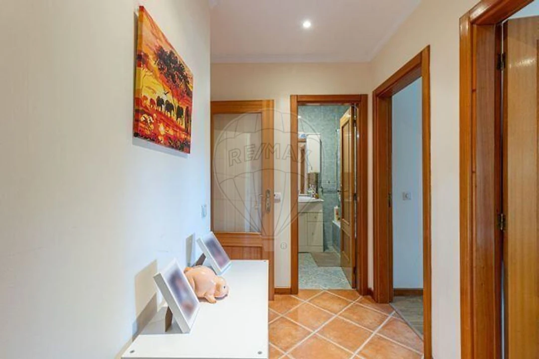 Apartamento T2 para Arrendamento em Paços de Brandão Foto 12