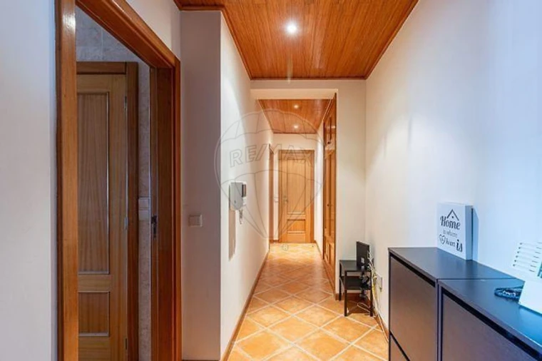 Apartamento T2 para Arrendamento em Paços de Brandão Foto 2