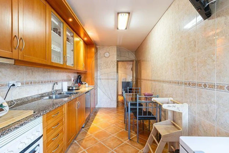 Apartamento T2 para Arrendamento em Paços de Brandão Foto 7