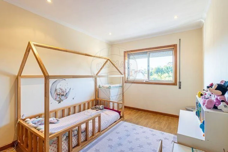 Apartamento T2 para Arrendamento em Paços de Brandão Foto 11