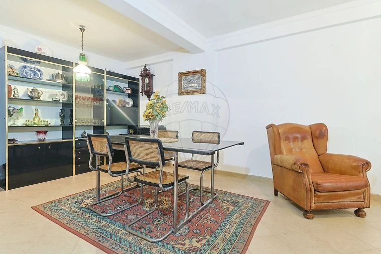 Apartamento T2 para Venda em Tavarede Foto 4