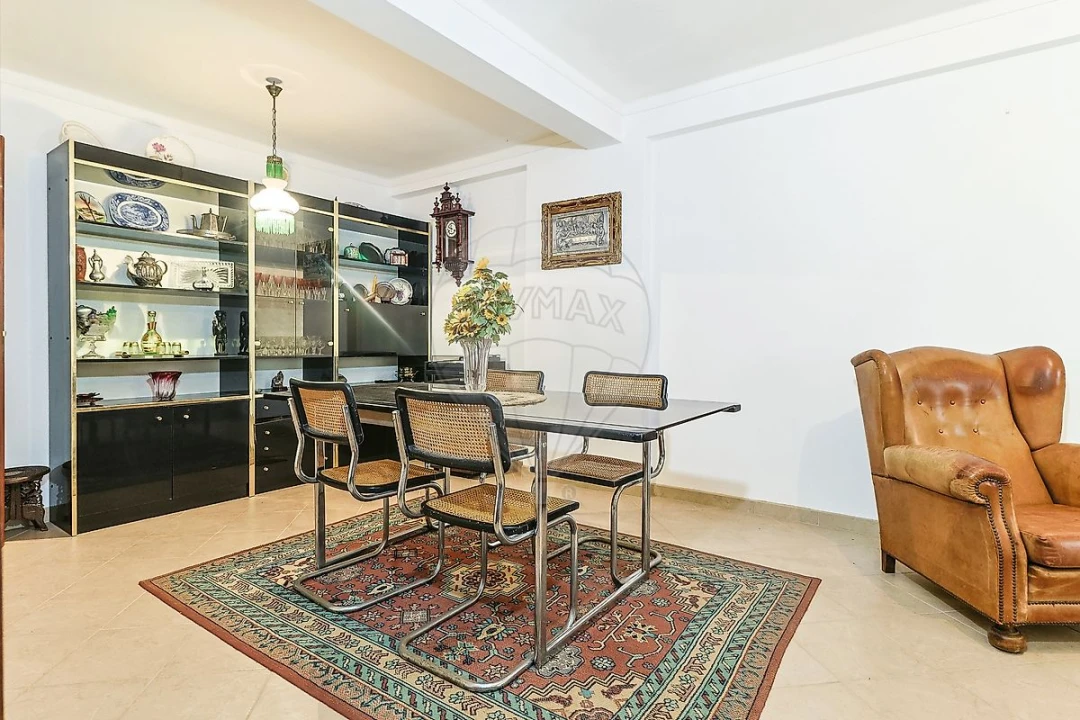 Apartamento T2 para Venda em Tavarede Foto 2