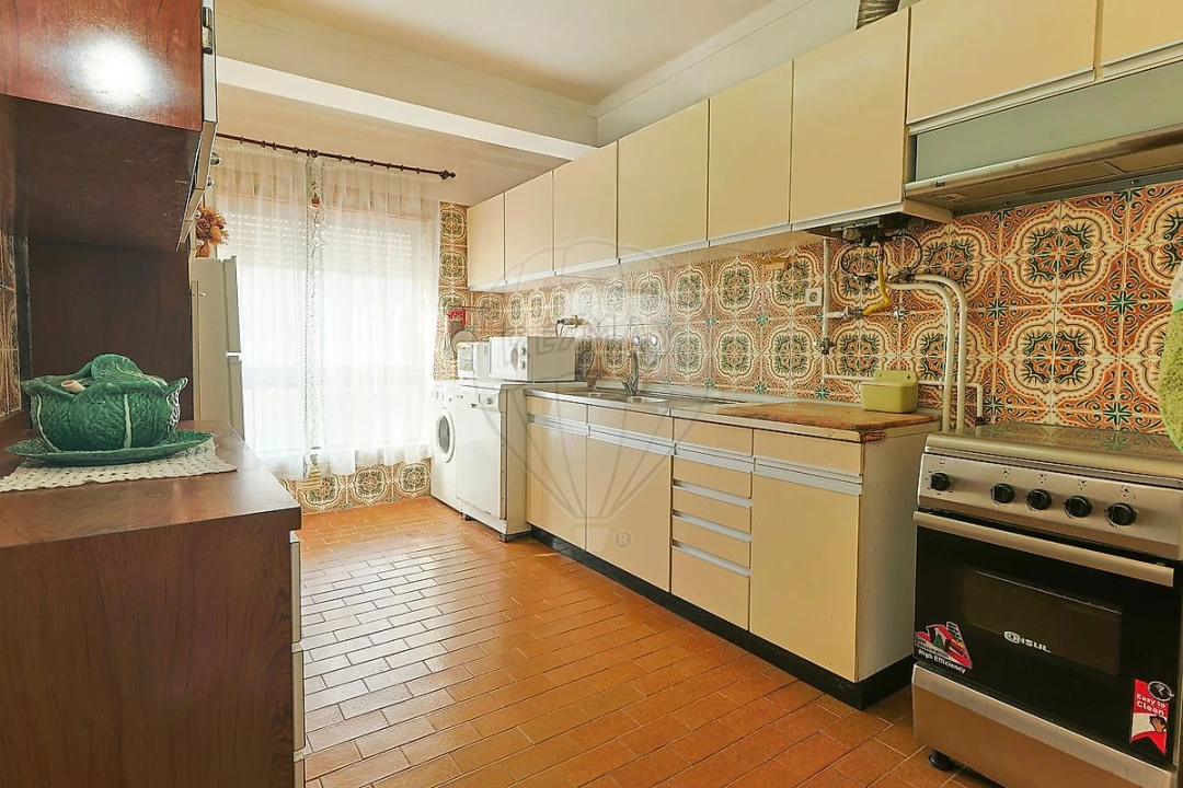 Apartamento T2 para Venda em Tavarede Foto 7