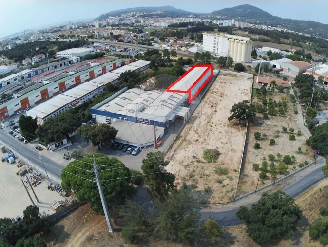 Armazém para Arrendamento em Setubal (São Sebastião)