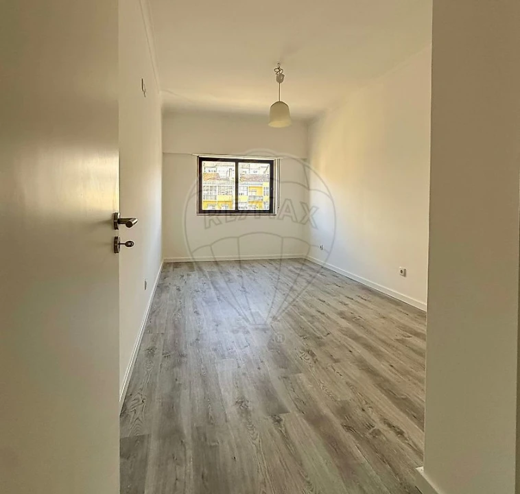Apartamento T2 para Venda em Queluz e Belas Foto 7