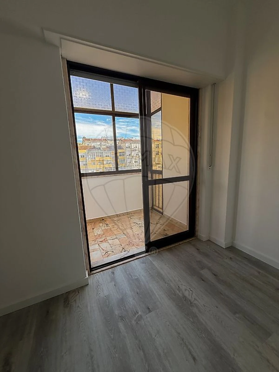 Apartamento T2 para Venda em Queluz e Belas Foto 19