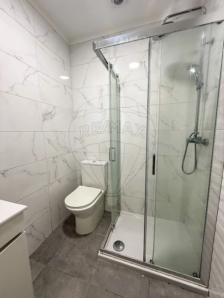 Apartamento T2 para Venda em Queluz e Belas Foto 17