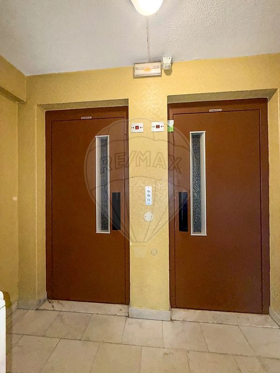 Apartamento T2 para Venda em Queluz e Belas Foto 32