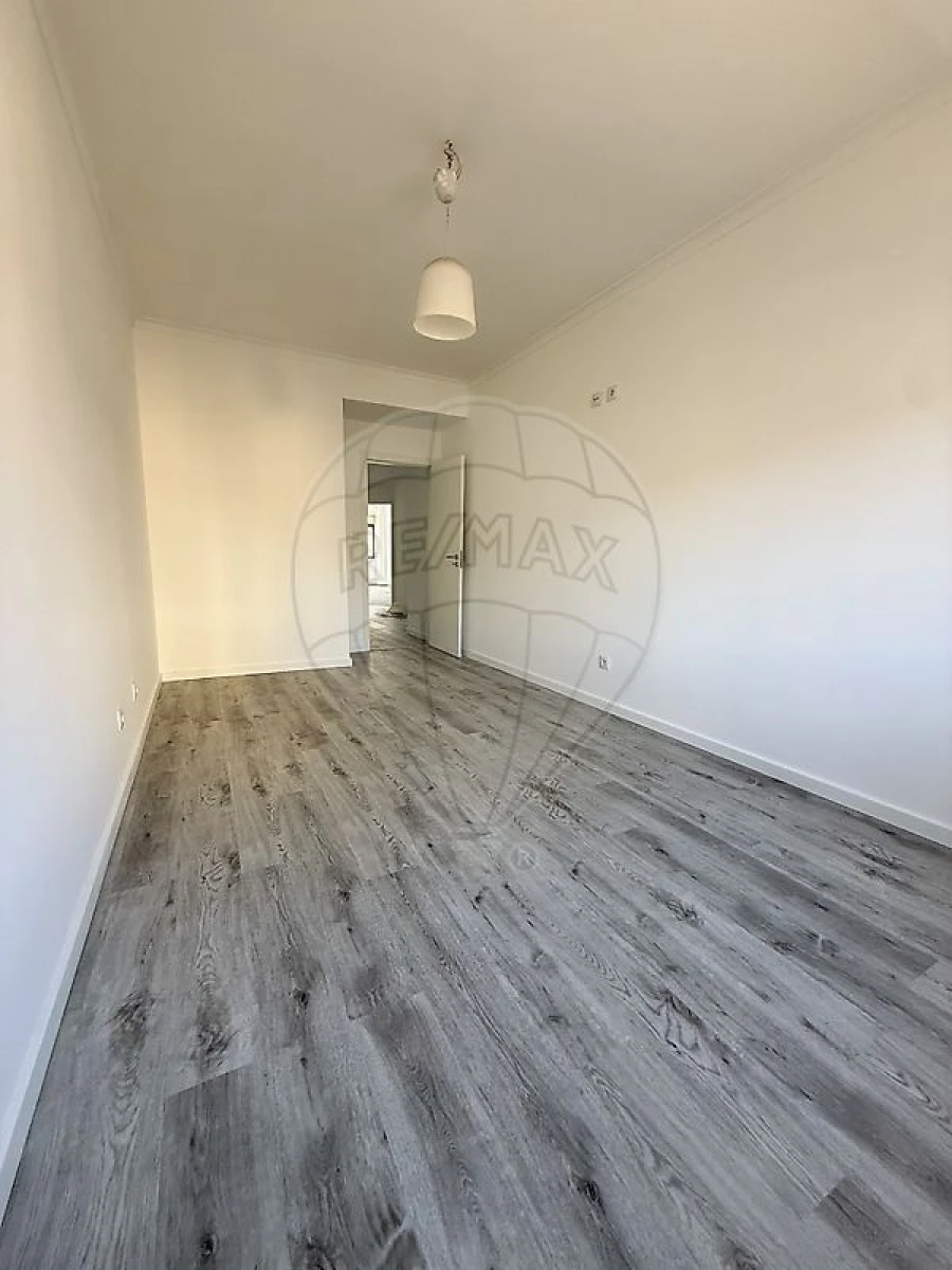 Apartamento T2 para Venda em Queluz e Belas Foto 10