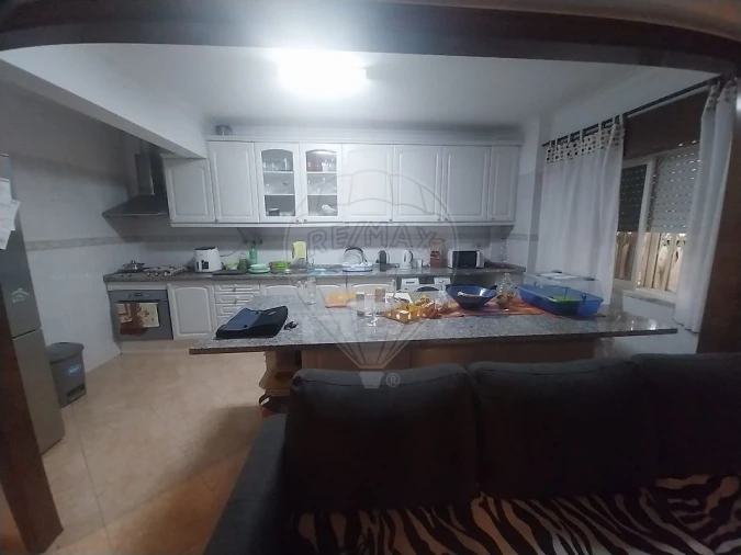 Apartamento T1 para Venda em Queluz e Belas Foto 3
