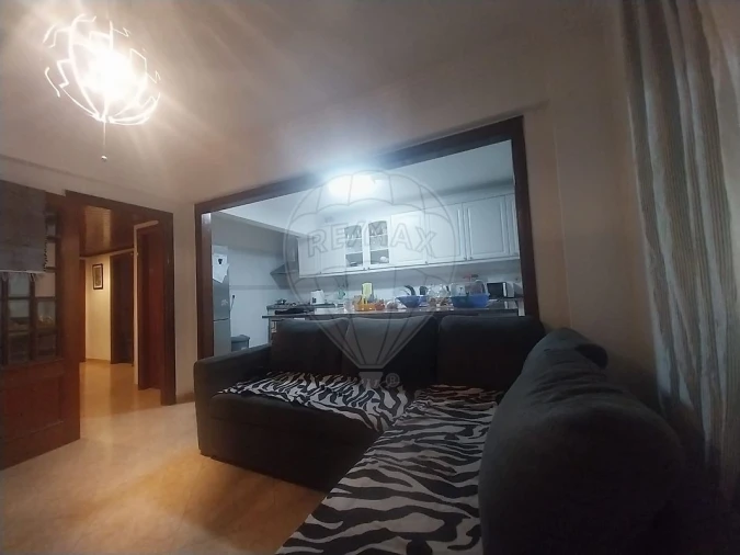 Apartamento T1 para Venda em Queluz e Belas Foto 2