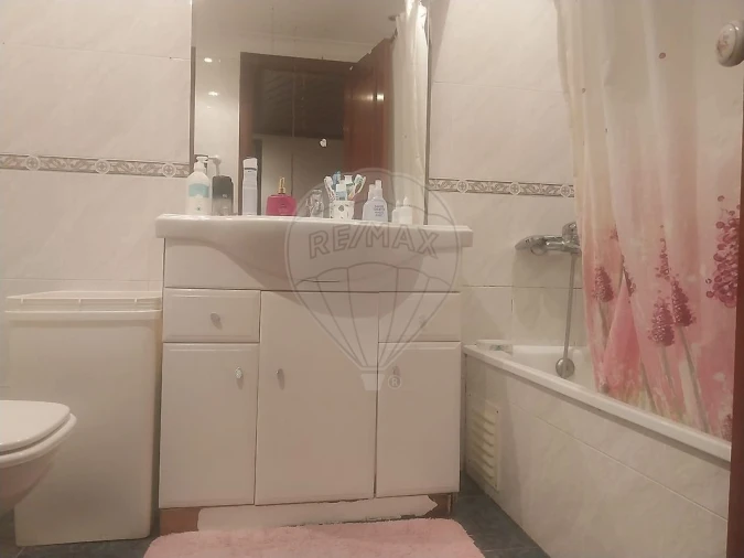 Apartamento T1 para Venda em Queluz e Belas Foto 4