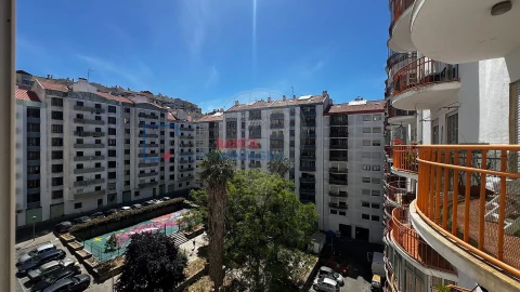 Apartamento T3 para Venda em Algueirão-Mem Martins
