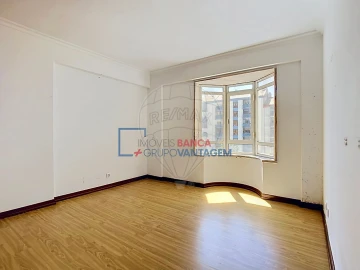 Apartamento T3 para Venda em Algueirão-Mem Martins