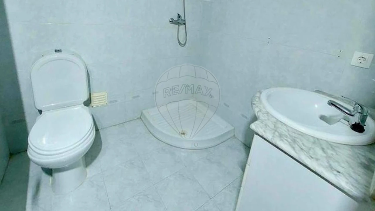 Apartamento T3 para Venda em Algueirão-Mem Martins Foto 14