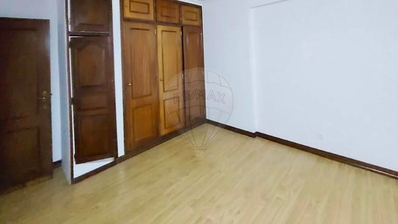 Apartamento T3 para Venda em Algueirão-Mem Martins Foto 7