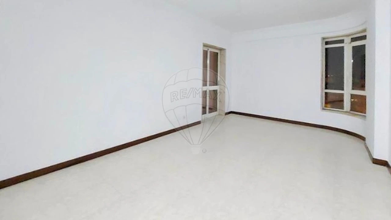Apartamento T3 para Venda em Algueirão-Mem Martins Foto 5