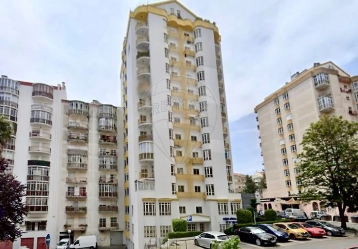 Apartamento T3 para Venda em Algueirão-Mem Martins