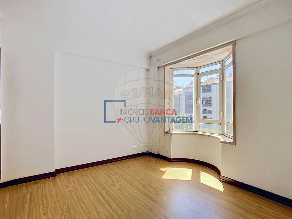 Apartamento T3 para Venda em Algueirão-Mem Martins Foto 17