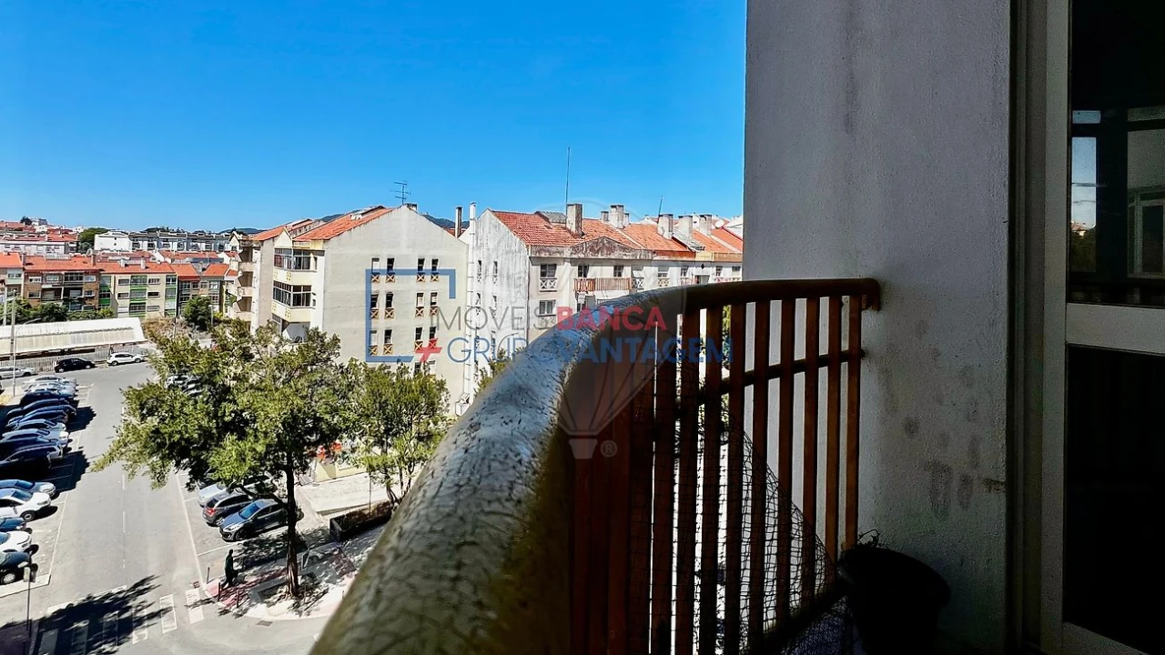 Apartamento T3 para Venda em Algueirão-Mem Martins Foto 1