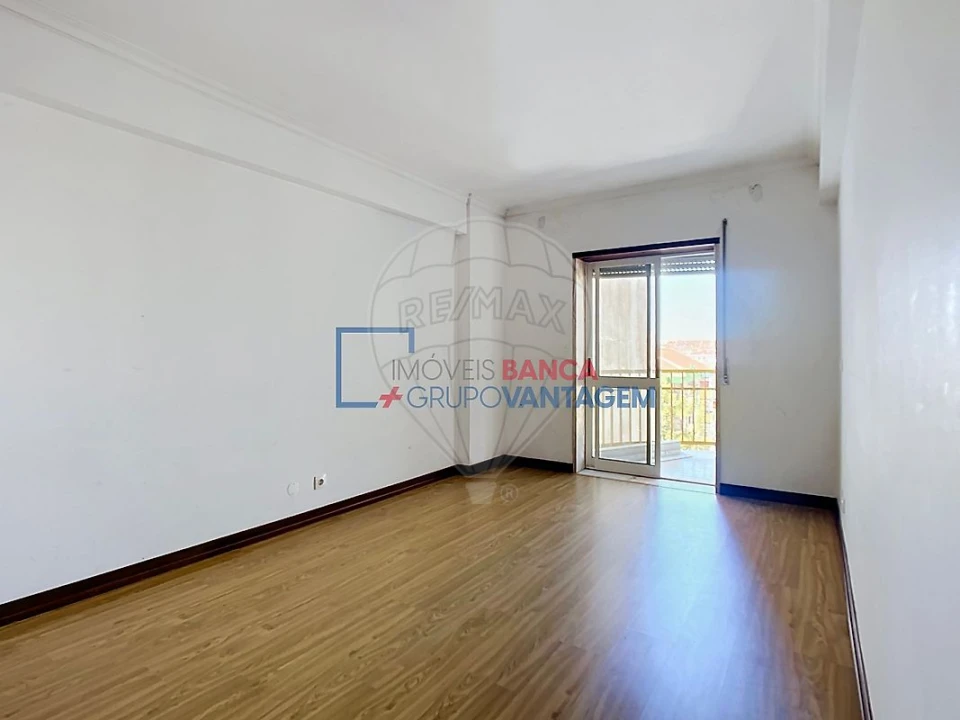 Apartamento T3 para Venda em Algueirão-Mem Martins Foto 24