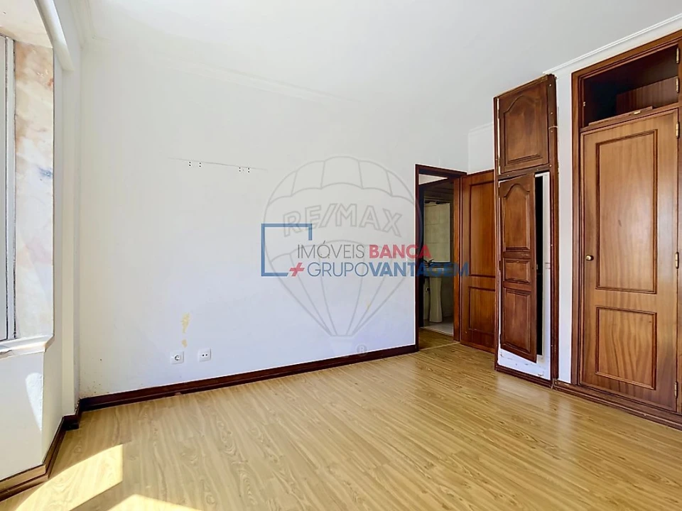 Apartamento T3 para Venda em Algueirão-Mem Martins Foto 16