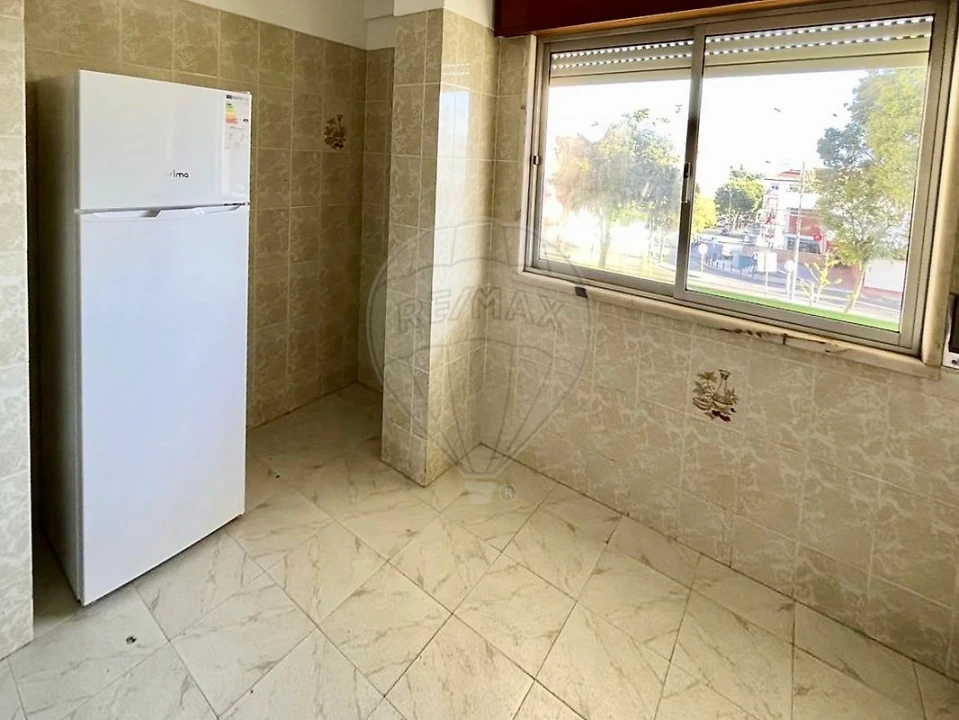 Apartamento T2 para Venda em Cacém e São Marcos Foto 8