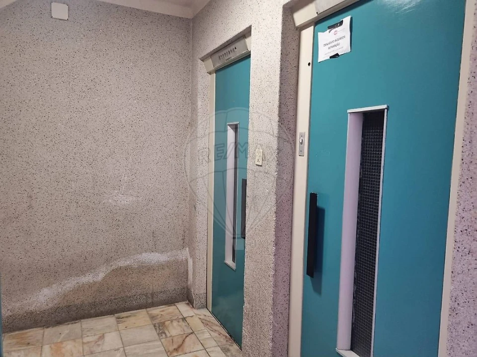 Apartamento T2 para Venda em Rio de Mouro Foto 3