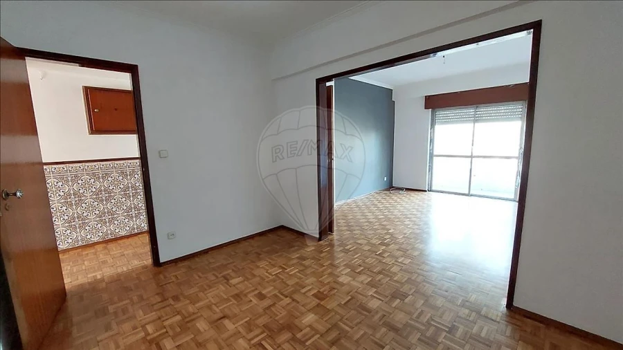 Apartamento T2 para Venda em Rio de Mouro Foto 9