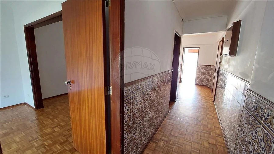 Apartamento T2 para Venda em Rio de Mouro Foto 14