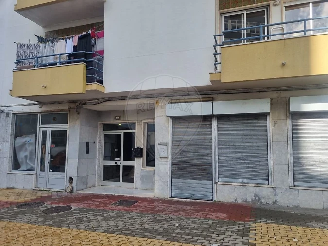 Apartamento T2 para Venda em Rio de Mouro Foto 1