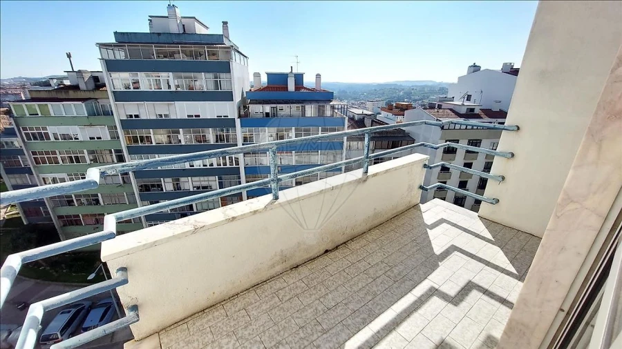 Apartamento T2 para Venda em Rio de Mouro Foto 10
