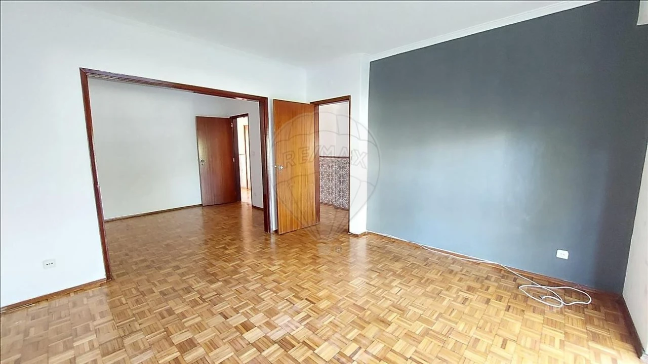 Apartamento T2 para Venda em Rio de Mouro Foto 13