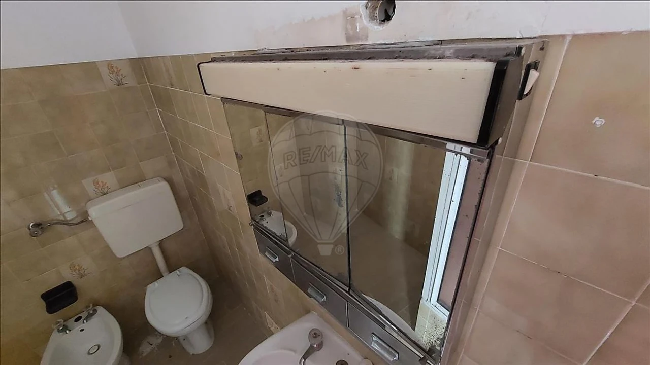 Apartamento T2 para Venda em Rio de Mouro Foto 16