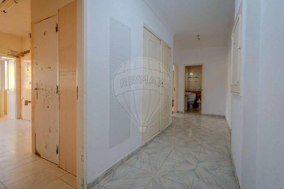 Apartamento T2 para Venda em Costa da Caparica Foto 17