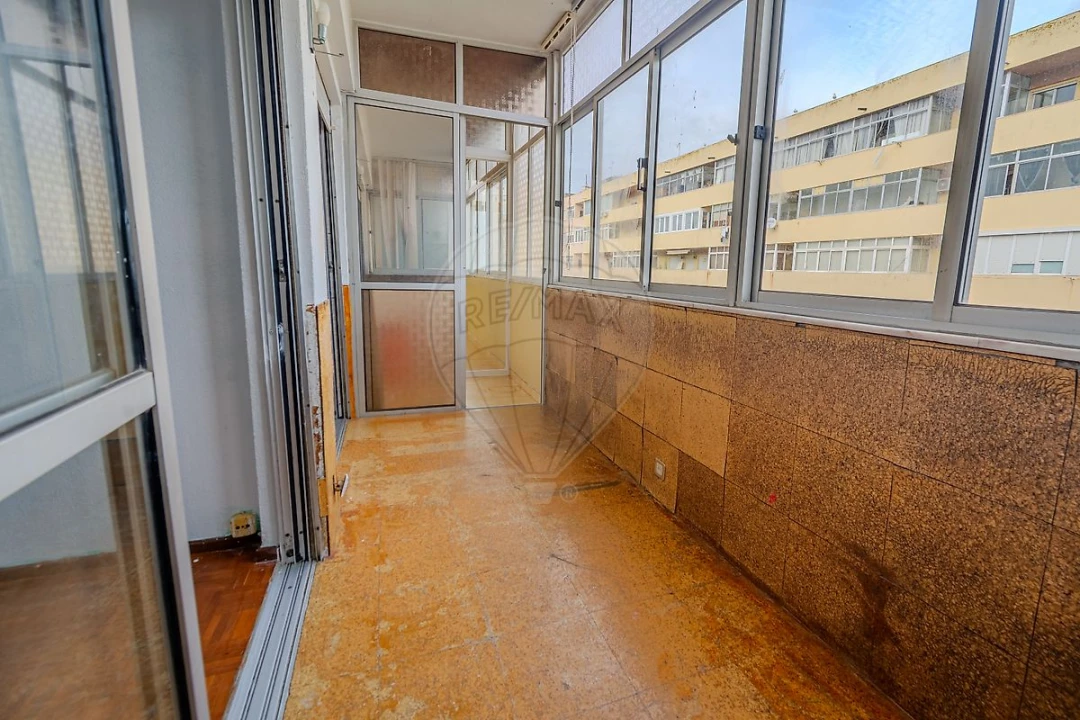 Apartamento T2 para Venda em Costa da Caparica Foto 29