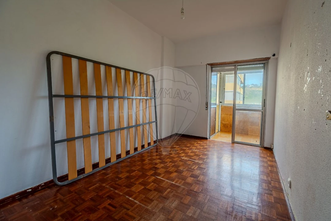 Apartamento T2 para Venda em Costa da Caparica Foto 23