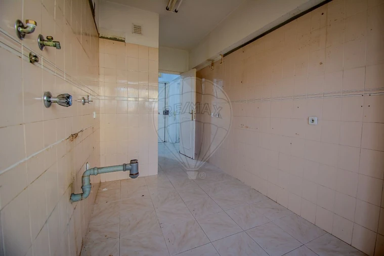 Apartamento T2 para Venda em Costa da Caparica Foto 16