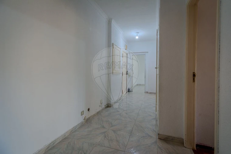 Apartamento T2 para Venda em Costa da Caparica Foto 18