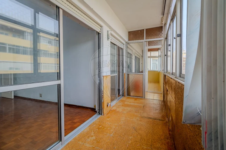 Apartamento T2 para Venda em Costa da Caparica Foto 26