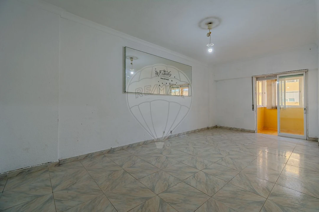 Apartamento T2 para Venda em Costa da Caparica Foto 3