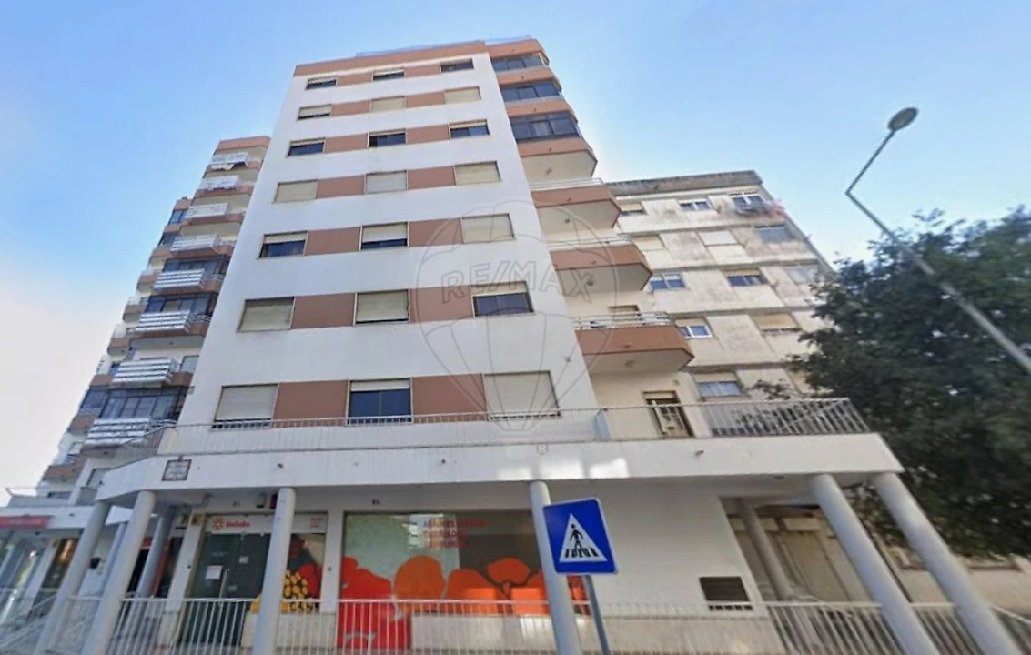 Apartamento T3 para Venda em Cacém e São Marcos Foto 2